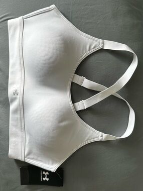 Under Armour White Padded High-Support Sports Bra with Adjustable Straps
